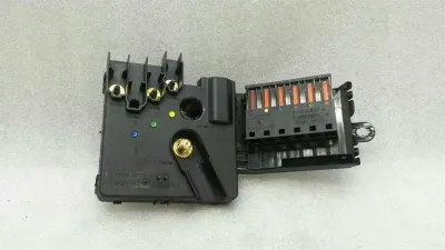 Mercedes CLS W219 W211 Кутия с предпазители A2119820402 Кутия с предпазители