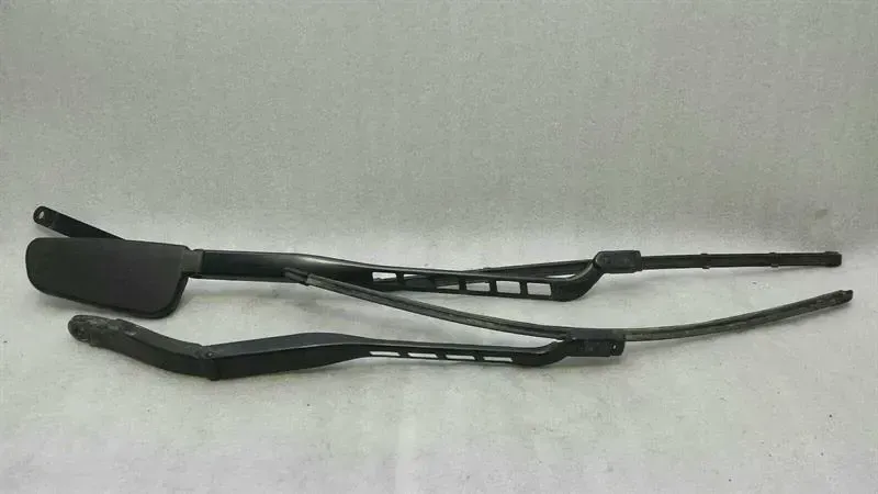 Mercedes GL X166 RHD Wiper arm A1668200844 right handlebar