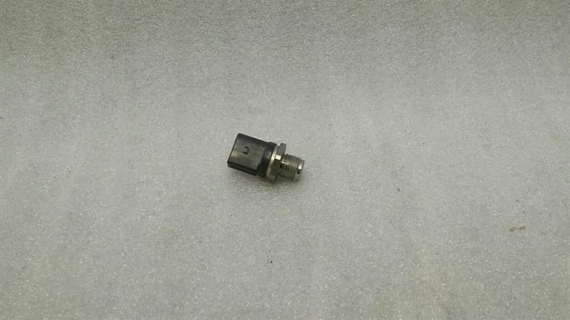 Mercedes GL X166 Fuel Pressure Sensor A0061537828
