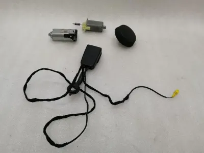 Пряжка ремня безопасности Mercedes E W207 FLH A2058601369, передний левый ремень безопасности