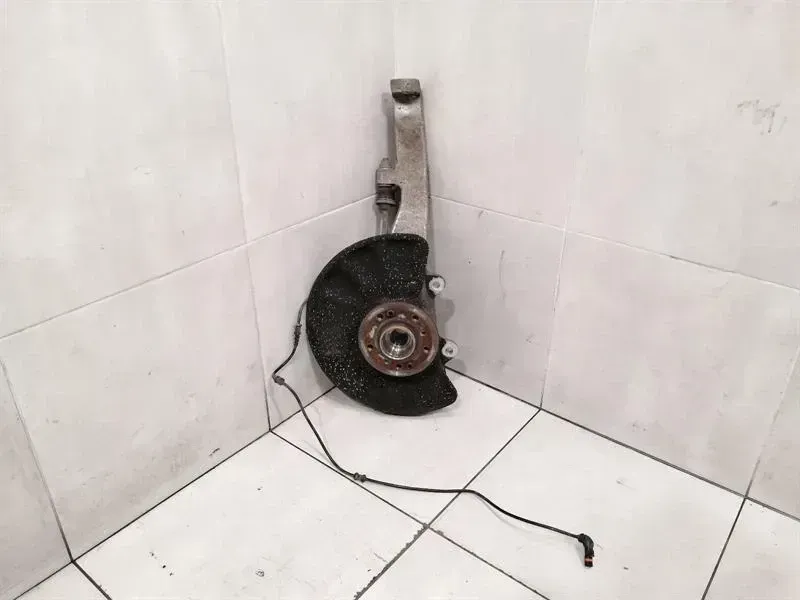 Mercedes GLS 350D Left Front Hub A1663300920 Wheel Bearing Housing Front Left