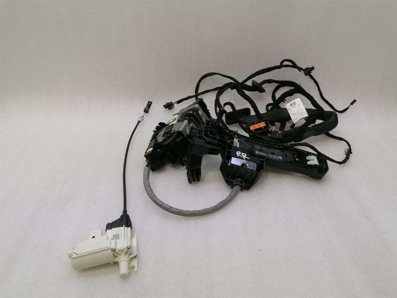 Mercedes GLS 350D Rear Right Door Lock A0997304800 Door Lock Rear R SOFTCLOSE