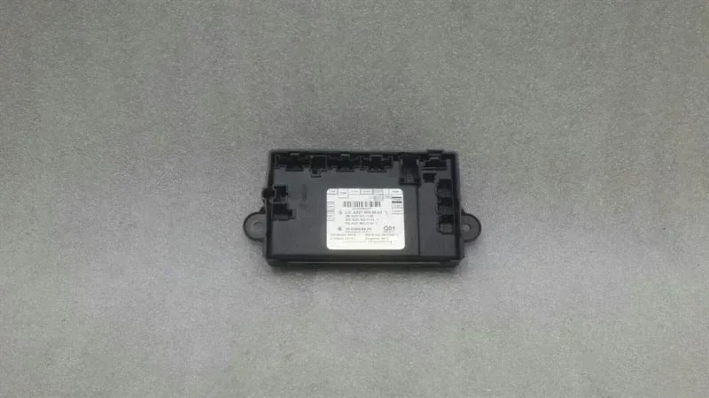 Mercedes S-Class W221 Front Right Door Module A2219008603 Door Control Unit Right
