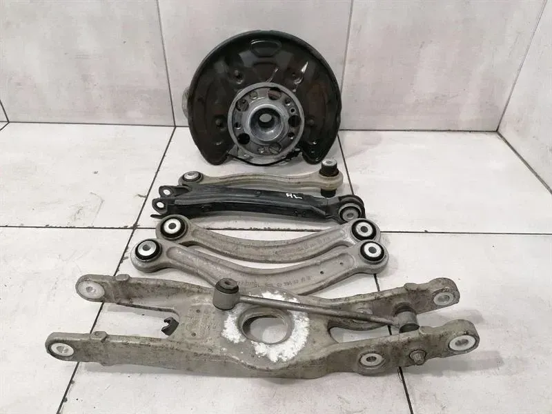 Mercedes E Class W238 Left Rear Hub Set A2133503105 Wheel Bearing Housing Rear Left