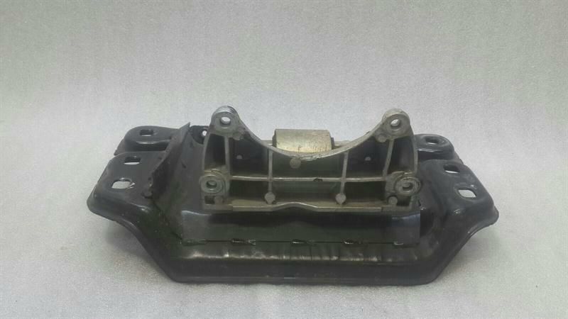 Mercedes S-Class W222 Gearbox Mount A2222402802 Gearbox Mount