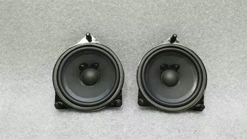 Mercedes E Class W238 Speaker Set Of 2 A2138201000 Speaker Set