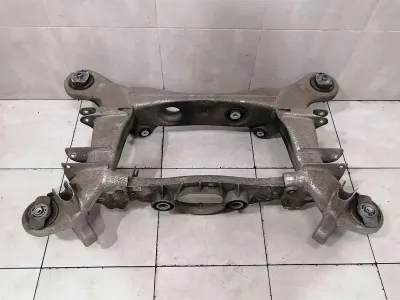 Mercedes S-klass W222 underram bak A2213500508 axelram bakaxel