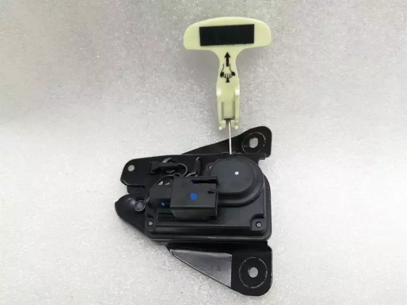 Maserati Quattroporte VI M156 Boot Lock 670154980 Tailgate Lock