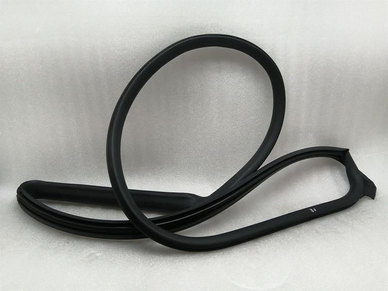 MASERATI QUATTROPORTE VI M156 Front Right Door Seal 670030422 Door Seals Re
