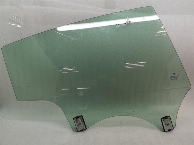 Tesla Model 3 Standard Range Door Glass 1077905-99-C Rear Right Door Panel