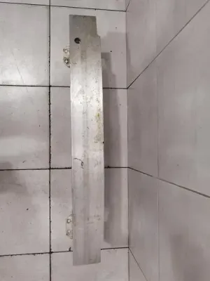 Porsche Taycan 9J främre stötfångarbalk 9J1805241B främre stötfångarhållare