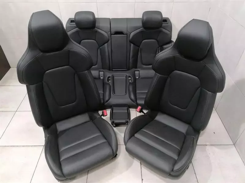 Porsche Taycan 9J Seat Interior Leather Interior in Black Turbo S Seat