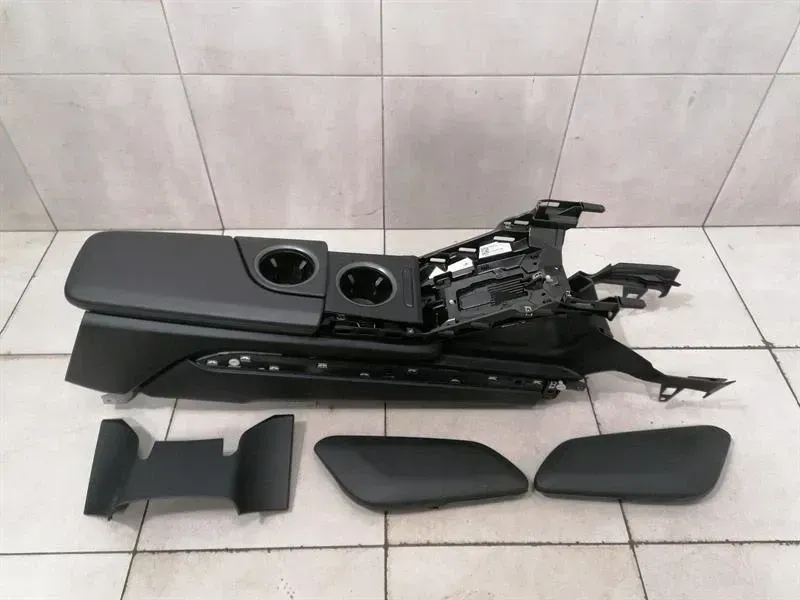 Porsche Taycan 9J console RHD center console console right hand drive