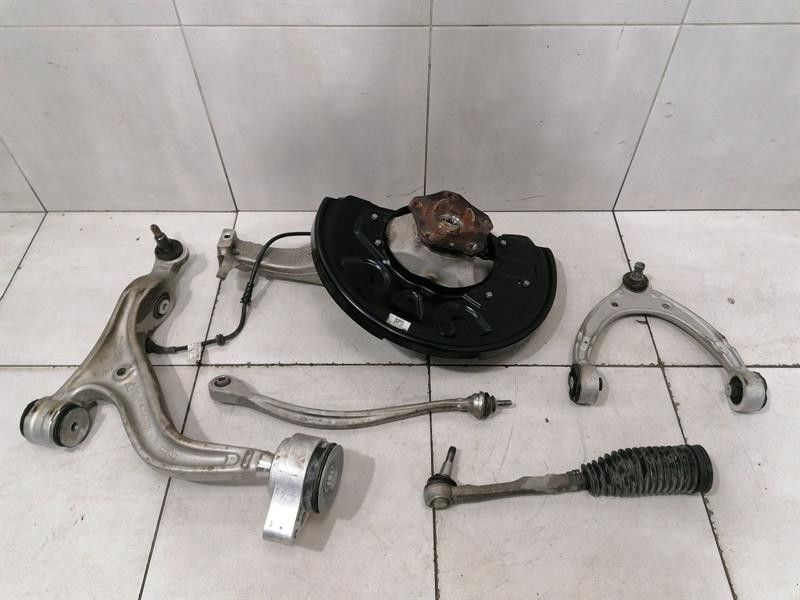 Porsche Taycan 9J Right Front Hub 9J1407246B Wheel Bearing Housing Front Right