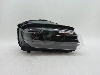 Porsche Taycan 9J Right 9J1941060F Headlight Headlamp Right Matrix PDLS +