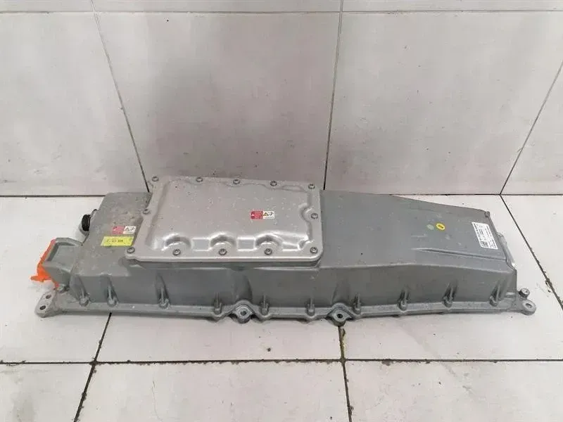 PORSCHE TAYCAN 9J electronic module 9J1915251M battery isolator voltage converter