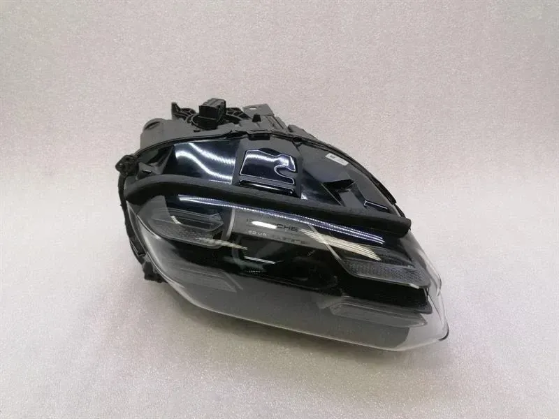 Porsche Taycan 9J Right 9J1941060F Headlight Headlamp Right Matrix PDLS +