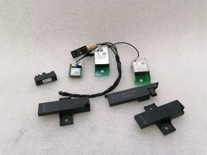 PORSCHE TAYCAN 9J Aerial / Antenna SET 992035510 Antenna SET 4M0907247