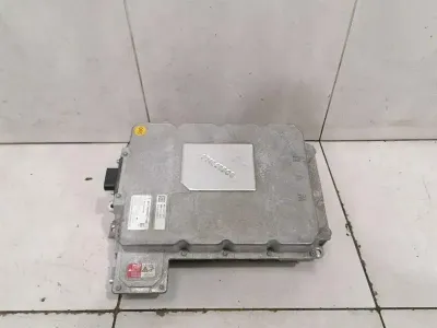 Porsche Taycan 9J Converter Inverter 9J1907123F Styrenhet Spänningsomvandlare