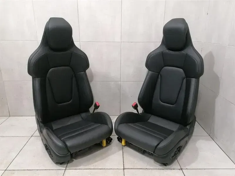 Porsche Taycan 9J Seat Q1J Sports Front Seats 18 Way Seat Interior