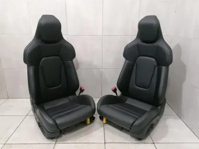 Porsche Taycan 9J Seat Q1J Sports Framsäten 18 Way Seat Interiör