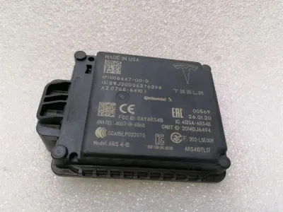 Tesla Model 3 Standard Range Radar Sensor 1108647-00-D främre radarsensor