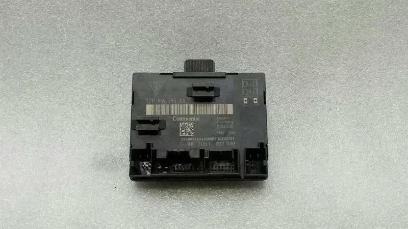 Porsche Cayenne 958 92A door control unit rear left 7PP959795H RLH door module