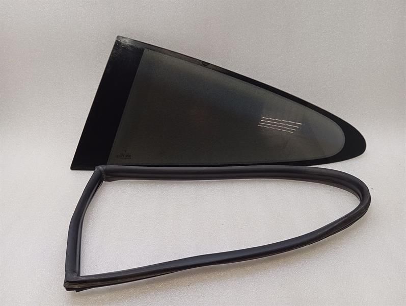 Porsche 911 996 left rear quarter glass 99654311103 door window 1/4 rear left