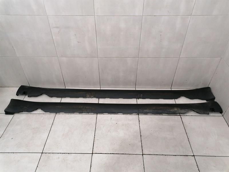 Tesla Model 3 Performance side skirt set 1089829-00-D side skirts set