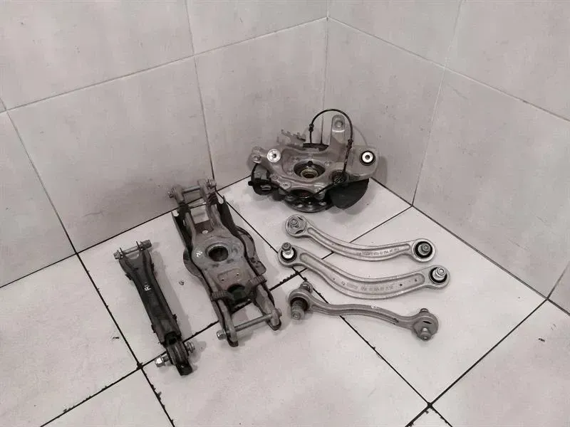 Mercedes EQC N293 Left Rear Hub Set A2133503105 Wheel Bearing Housing Rear Left
