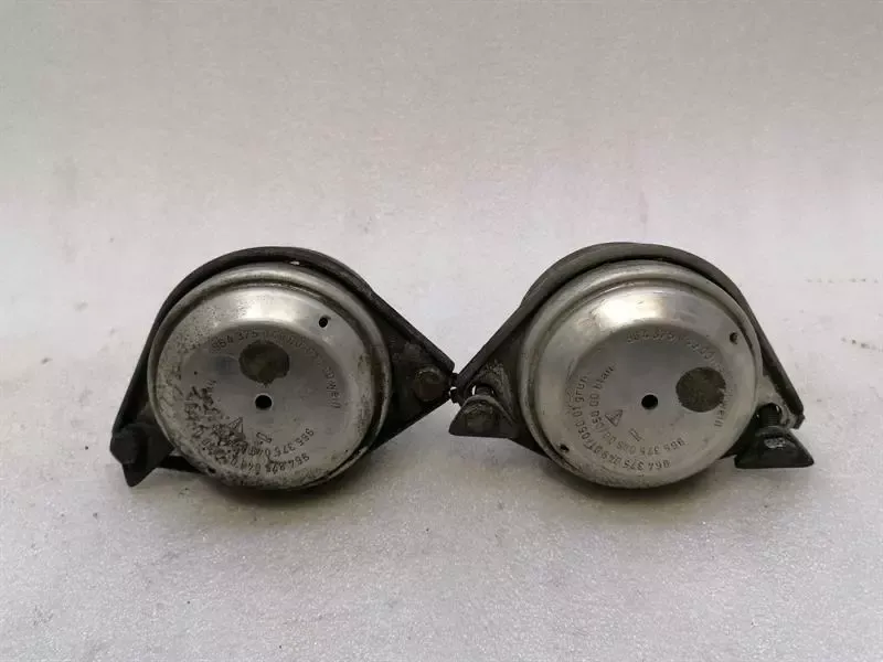 Porsche 911 993 engine mount set 96437504900 engine mount set