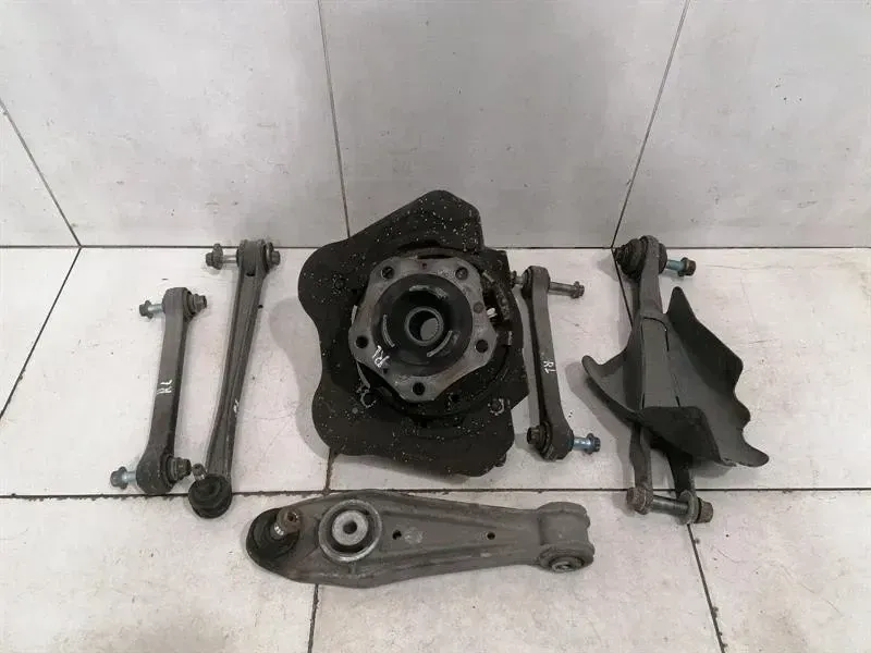 Porsche 911 997 Turbo Left Rear Hub 99733161107 Wheel Bearing Housing Rear Left