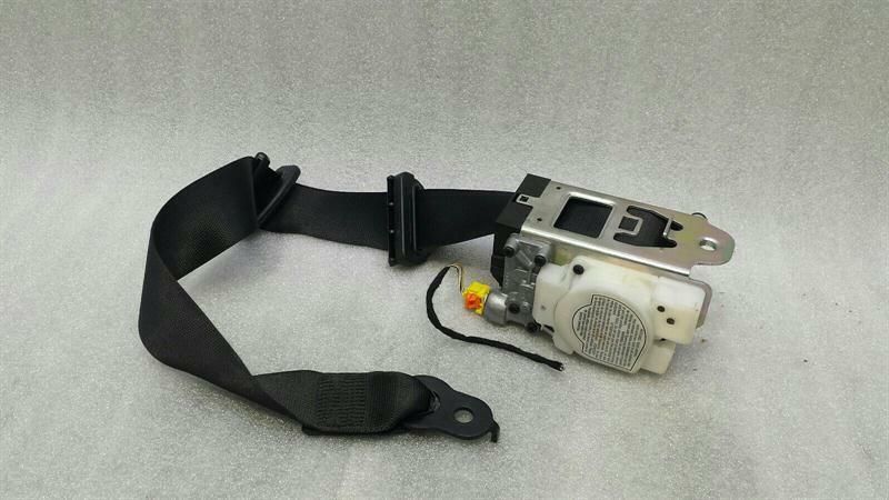 Mercedes SLK350 R171 front seat belt A1718600185 seat belt belt front left