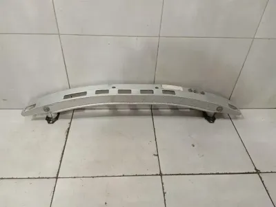 Porsche 911 996 Belka zderzaka przedniego 99650501100 Uchwyt zderzaka przedniego