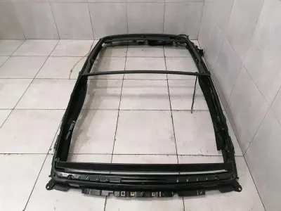 Porsche 911 996 Rama dachu przesuwnego Targa z wadą 99656290501 Rama dachu przesuwnego