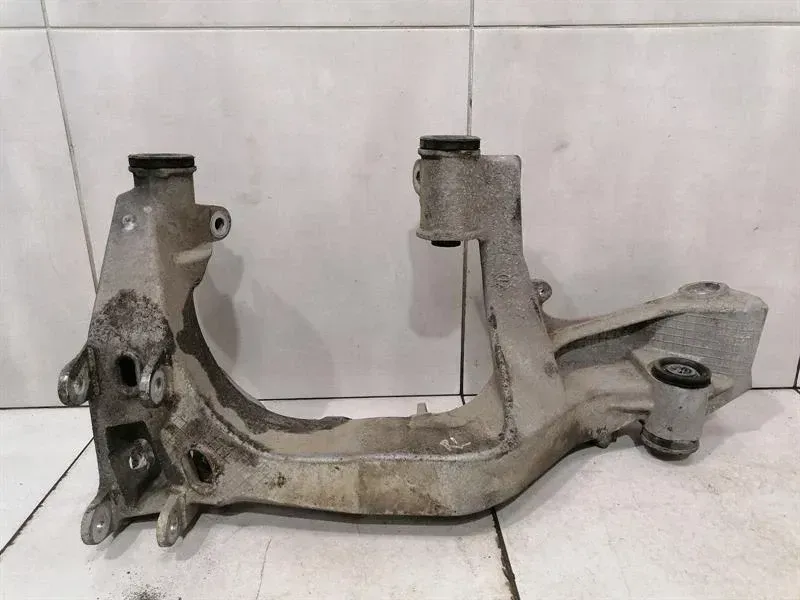 Porsche 911 996 Subframe Rear Left 99633105502 Axle Frame Rear Axle Left