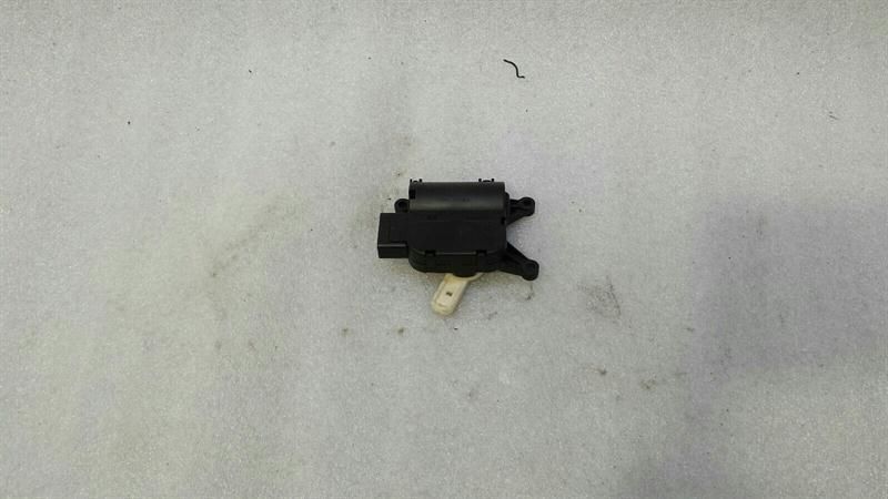 Porsche Boxster 987 Vent Flap Engine 997624600 Servo Motor