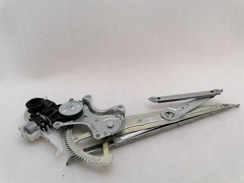 XUS RX RX450h AL20 Left Front Door Winder 69802-78010 Front Left Window