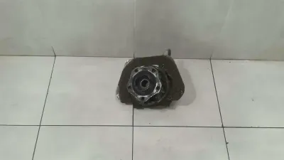 Porsche 911 996 Left Rear Hub 99633111106 Wheel Bearing Housing Rear Left