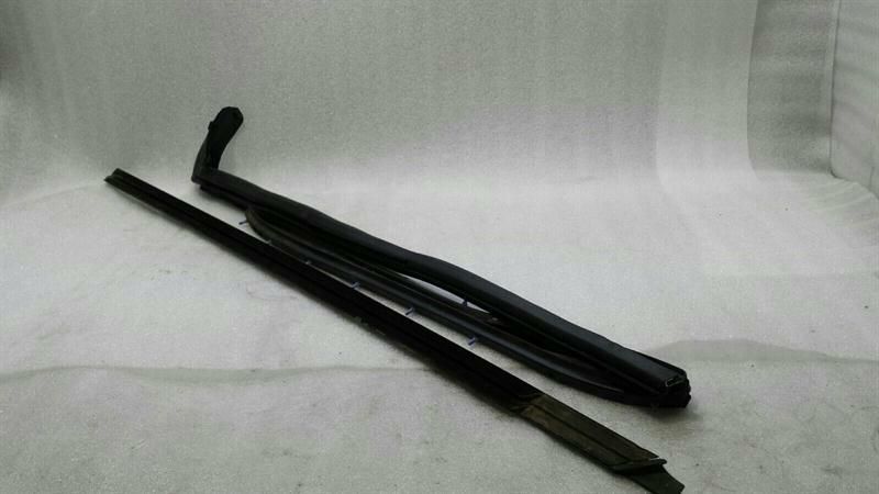 Porsche 911 991 right door moulding 99153708601 right door strip