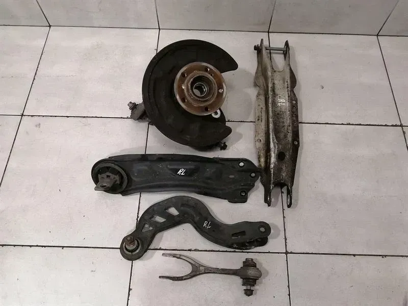 Mercedes A W176 A45 AMG RLH Hub Set A1763500500 Wheel Bearing Housing Rear Left