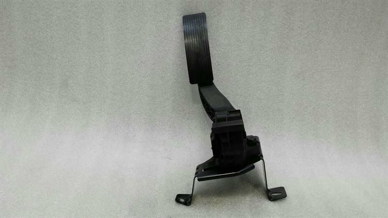 Mercedes A Class W176 Throttle Pedal (Electrical) A2463001904 Throttle Pedal W117.