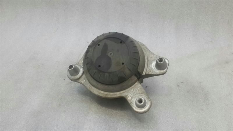 Mercedes C Class W205 Left Engine Mount A2052400200 Engine Mount Left