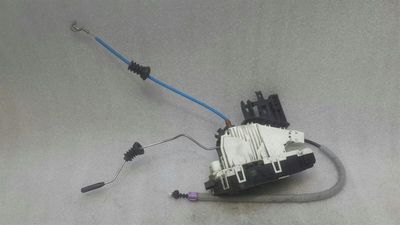 Mercedes A45 W176 zamek drzwi prawych A1667200635 zamek drzwi przednich prawych