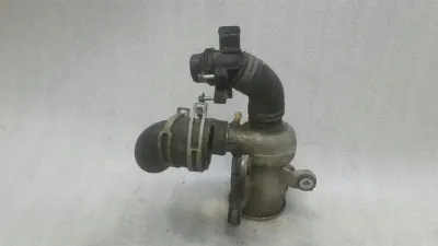 Pompe à eau Mercedes Classe C W205 A2742000207 Pompe à eau M274
