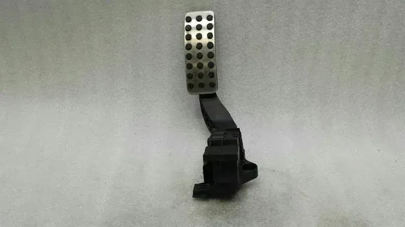 Mercedes A45 AMG W176 Gas Pedal (Electrical) A2463001904 Accelerator Pedal
