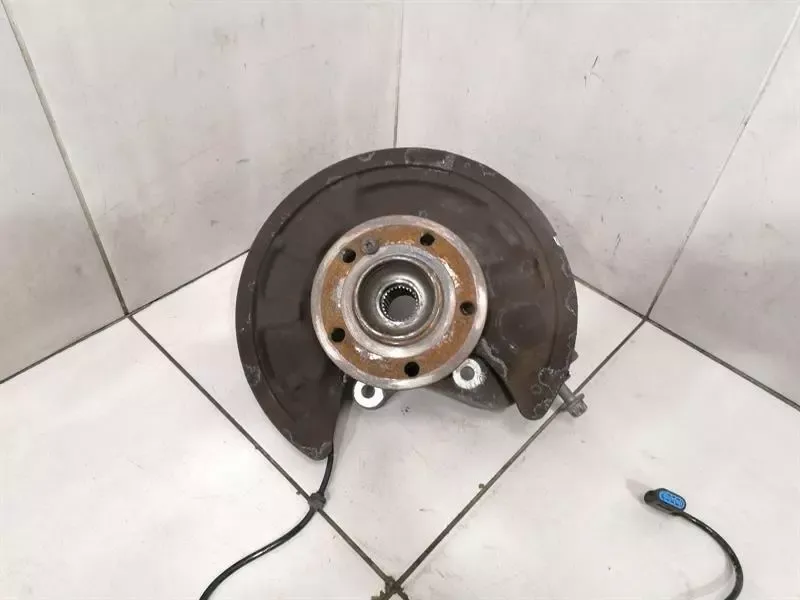 Mercedes CLA W117 C117 Right Rear Hub A1763500600 Wheel Bearing Housing Rear Right