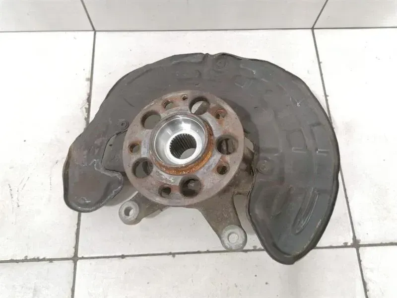 Mercedes GLA45 AMG X156 Right Front Hub A1763320600 Wheel Bearing Housing Front Right