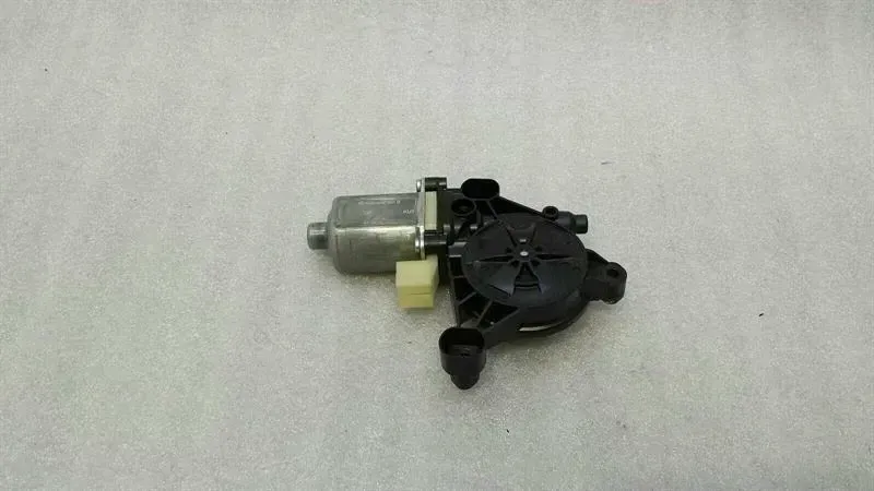 Audi S3 8V right door window motor 5Q0959801B window regulator motor right