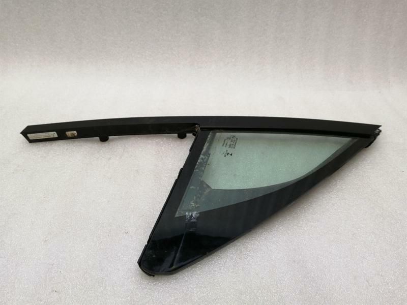 Porsche Macan 95B Right Front 1/4 Glass 95B845114E Door Glass 1/4 Front Right